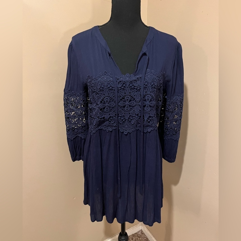 NWT ANDREE BY UNIT Navy Blue Lace Blouse, size M